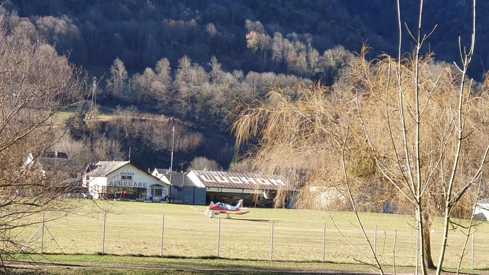 Appartement T2 4 Personnes Wifi Et Climatisation Bagnères-de-Luchon Zewnętrze zdjęcie