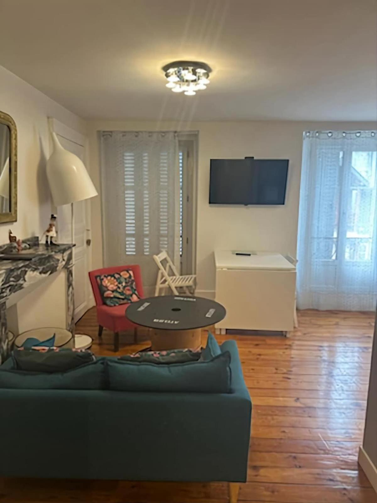Appartement T2 4 Personnes Wifi Et Climatisation Bagnères-de-Luchon Zewnętrze zdjęcie